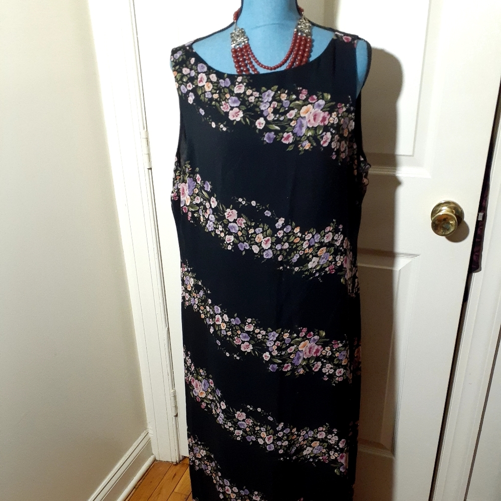 Plus size Sleeveless Navy blue, flowers maxi dress